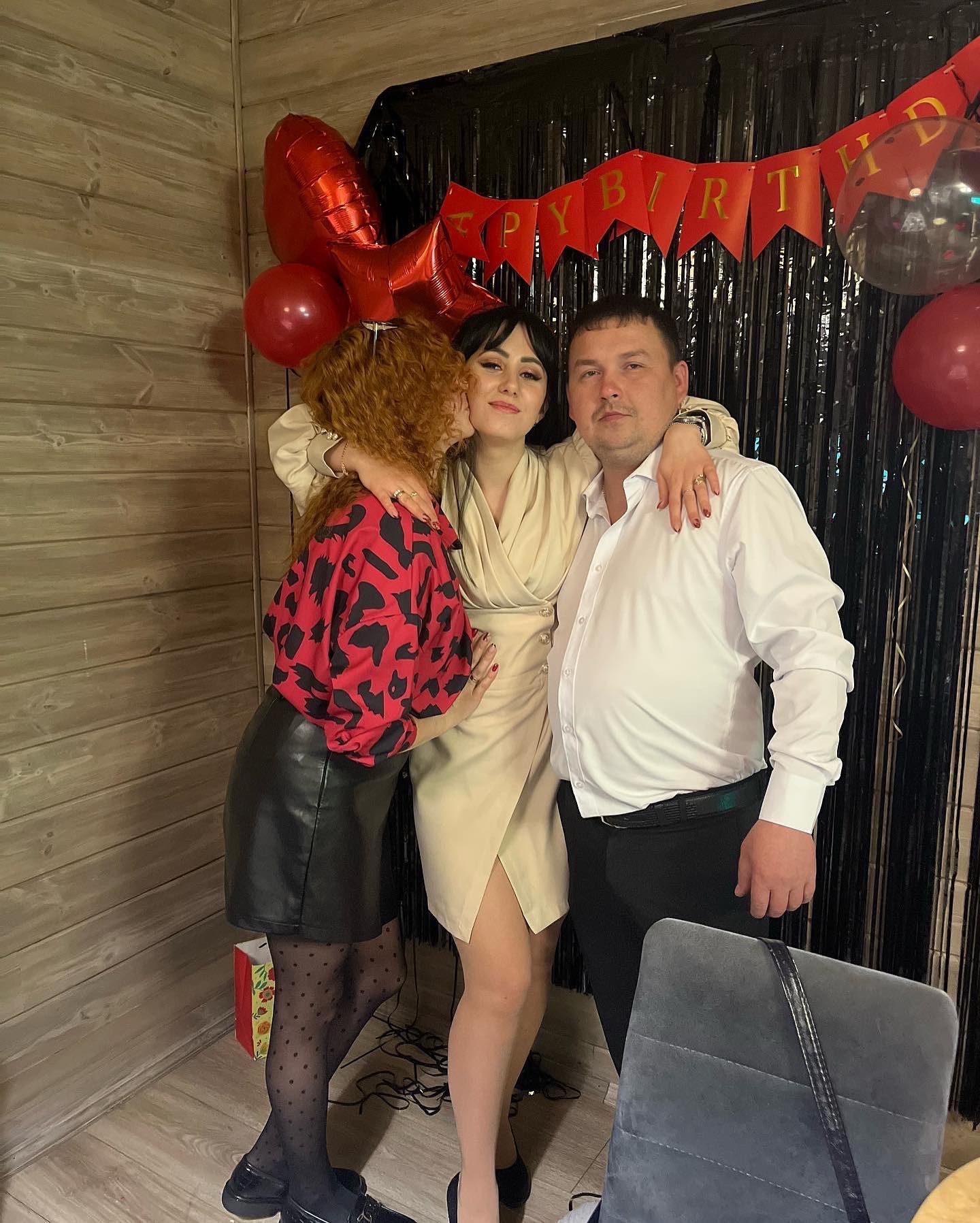 _yulka_nikolaeva_ в LOOKY. #юбилей,#хорошая_компания,#родные,#семья,#поздравления,#подарки,#цветы,#апрель,#ура. «Дни рождения - отли...