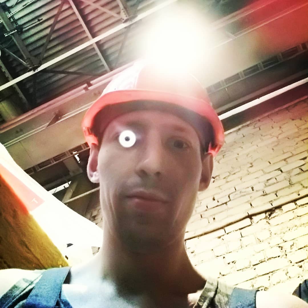 tavraz в LOOKY — Ну,то совсем не я😂
#киборг #новаяэра #свет #глаз #работа #ж
