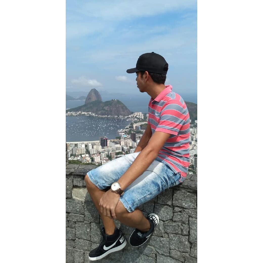 ailton.silv4 в LOOKY. . Como todo grande via...