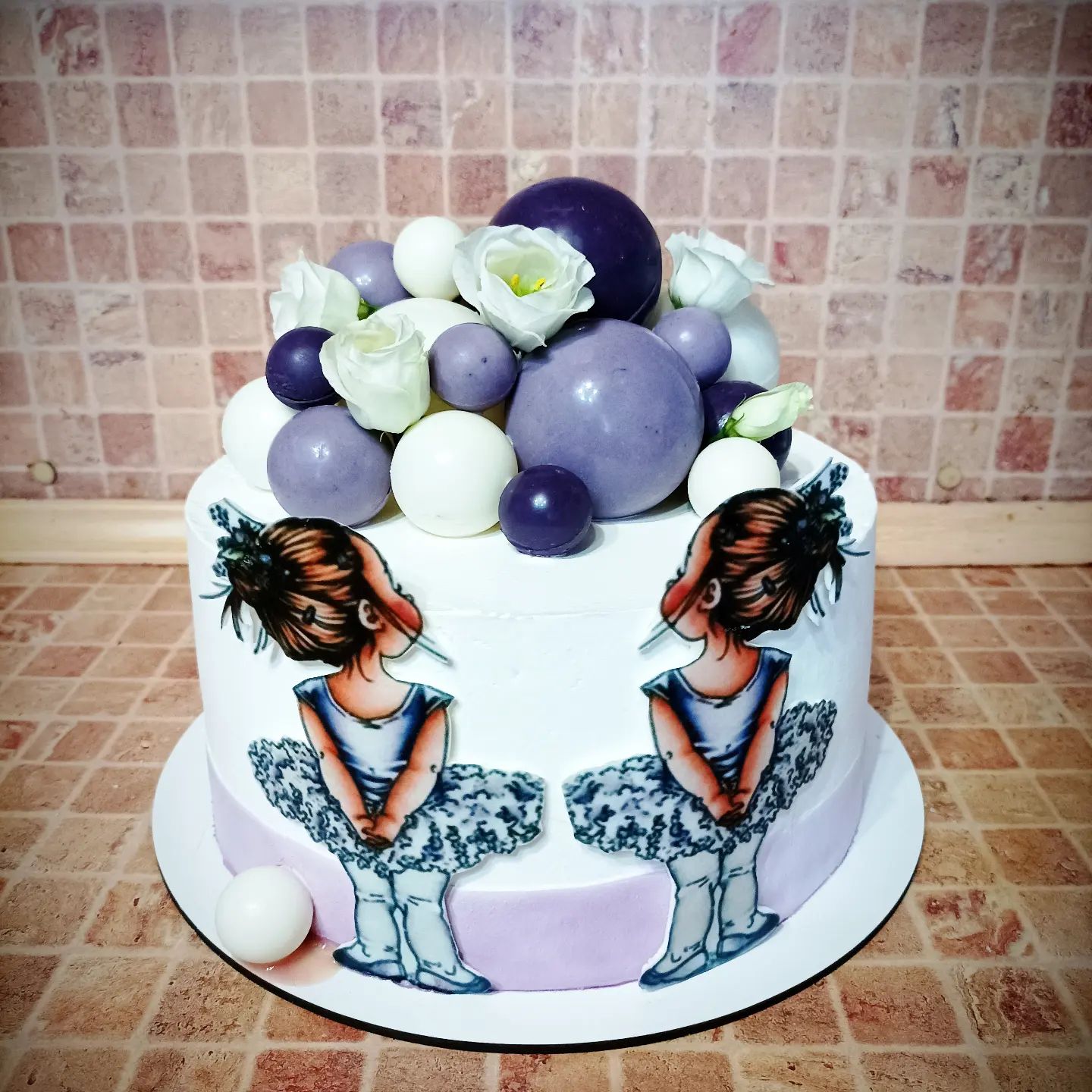 Да и конечно за тортиком только к @elizovetenko_cake спасибо за #вкунятину🍰 #лучшийкондитер🎂 #любимаяподружка❤️ #лучшаякума❤️ 💯
