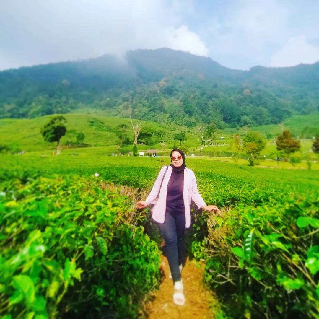 Semua ada waktunya, tidak ada yang terlalu lambat atau terlalu cepat. Semua berjalan diporosnya masing-masing. Jangan samakan pencapaian setiap orang, karena proses dan masanya berbeda._@najwashihab