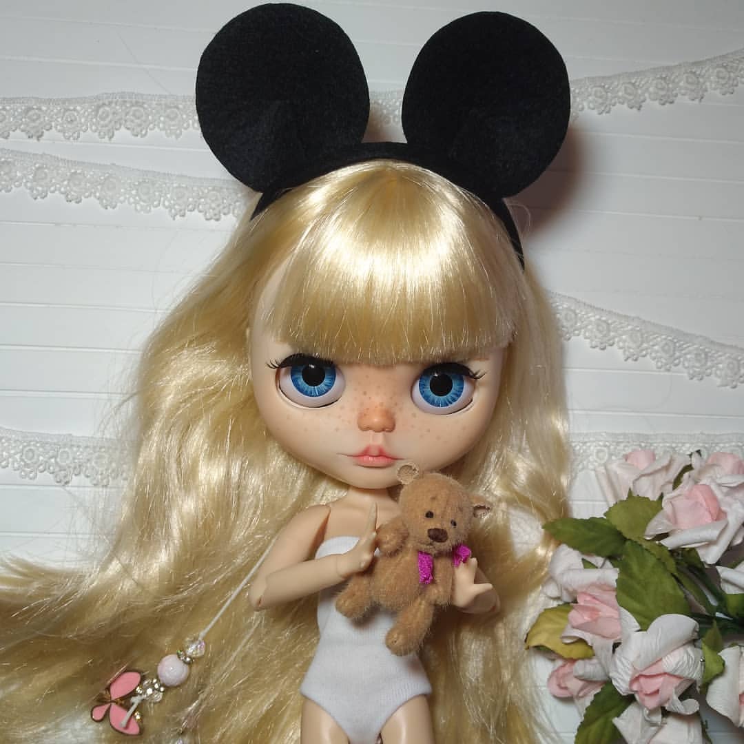 nadine.fleur.doll в LOOKY — Ушки выполнены на заказ🐀
.
.
.
#doll #blythe #blythedoll #b