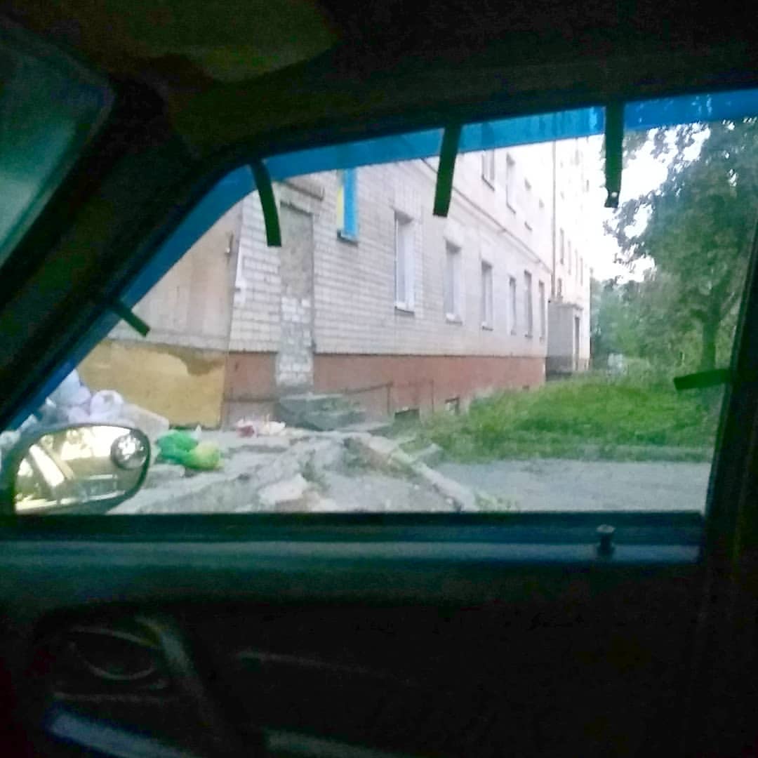 tavraz в LOOKY — Окно с пассажирской стороны у меня теперь на скотче. Движок 