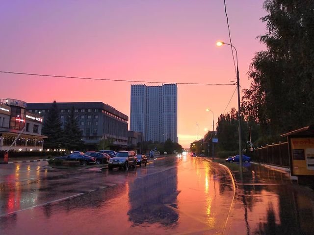 antipov.roman в LOOKY. #моя_Москва,#москва,#всёбудетхорошо,#alleswirdgut,#безфильтров,#добро,#прогулкипогороду,#закат,#msk,#i_love_msk,#for_msk,#honor,#instamsk,#город,#фото,#снятонаhonor,#снятонаhonor10,#honor10,#всемогущийhonor10,#дождь. Без фильтров как обы...