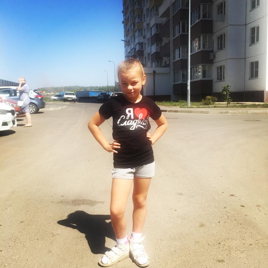 lyudmila_eto_sila в LOOKY — Милана оказалась настолько увлечена фотосессией, что сегодня