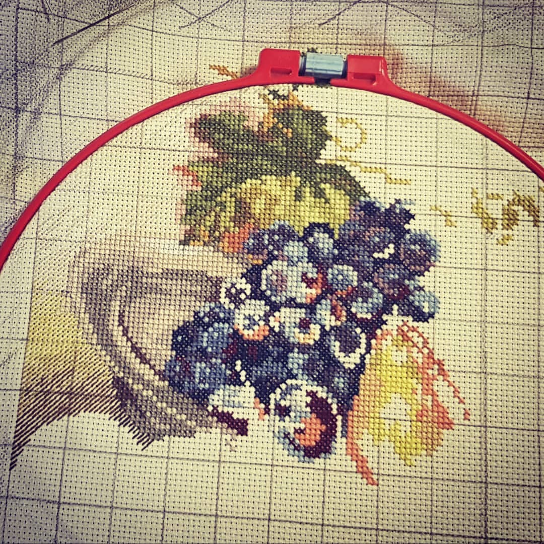 _volkova_an.nas в LOOKY — #немноговышивки #процессидет 😉😊 @alisa_cross_stitch @alisa