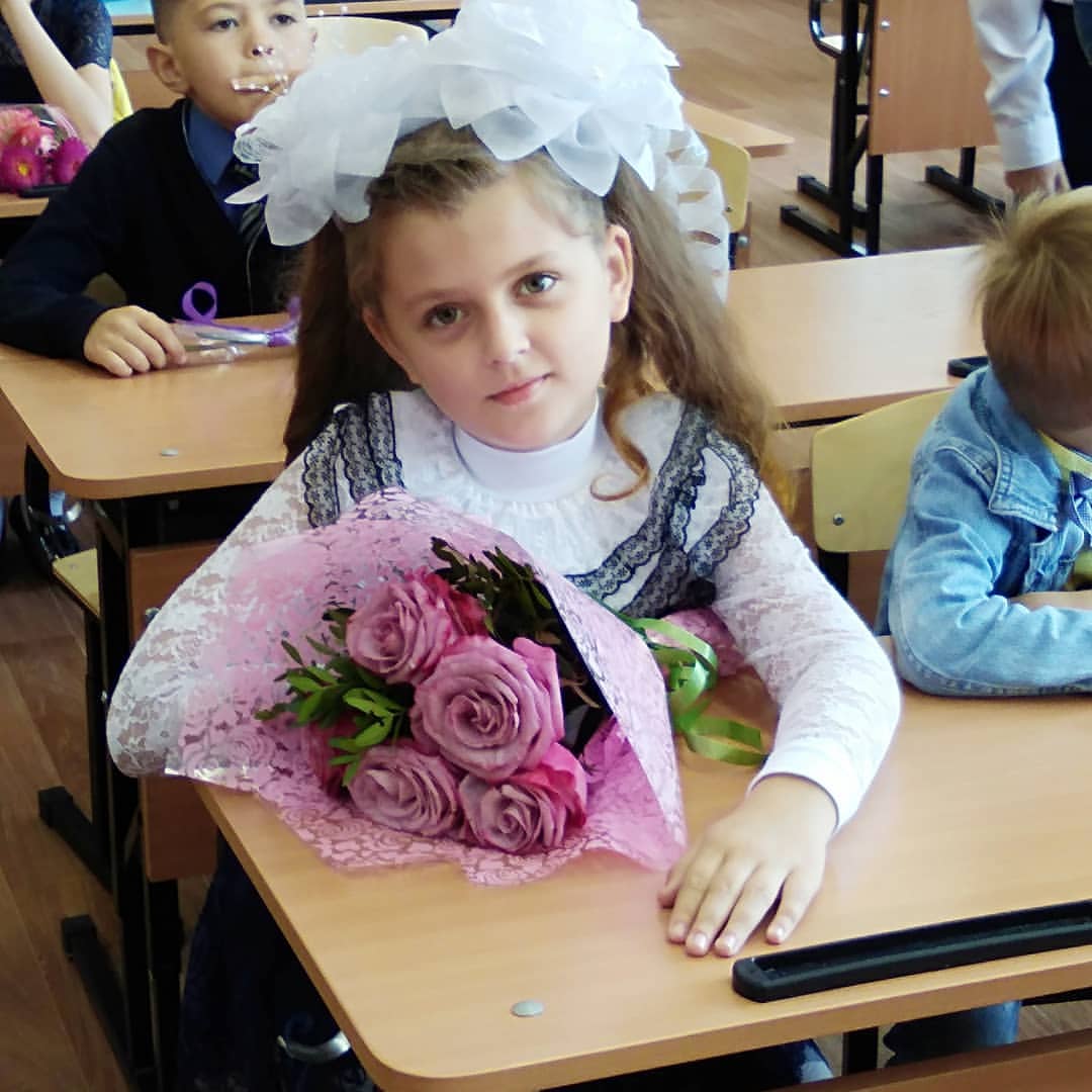 ekaterina_dragunova_86 in LOOKY. . Первый раз в 3 класс...