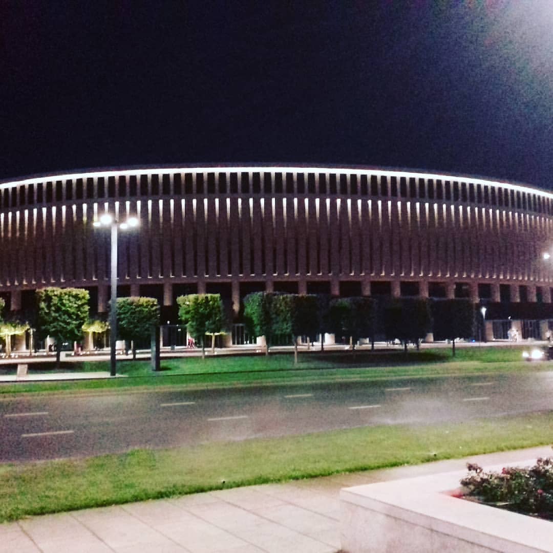 el_torro95 в LOOKY — #ночь#улица#стадион#дорога#фонарь#Друзья