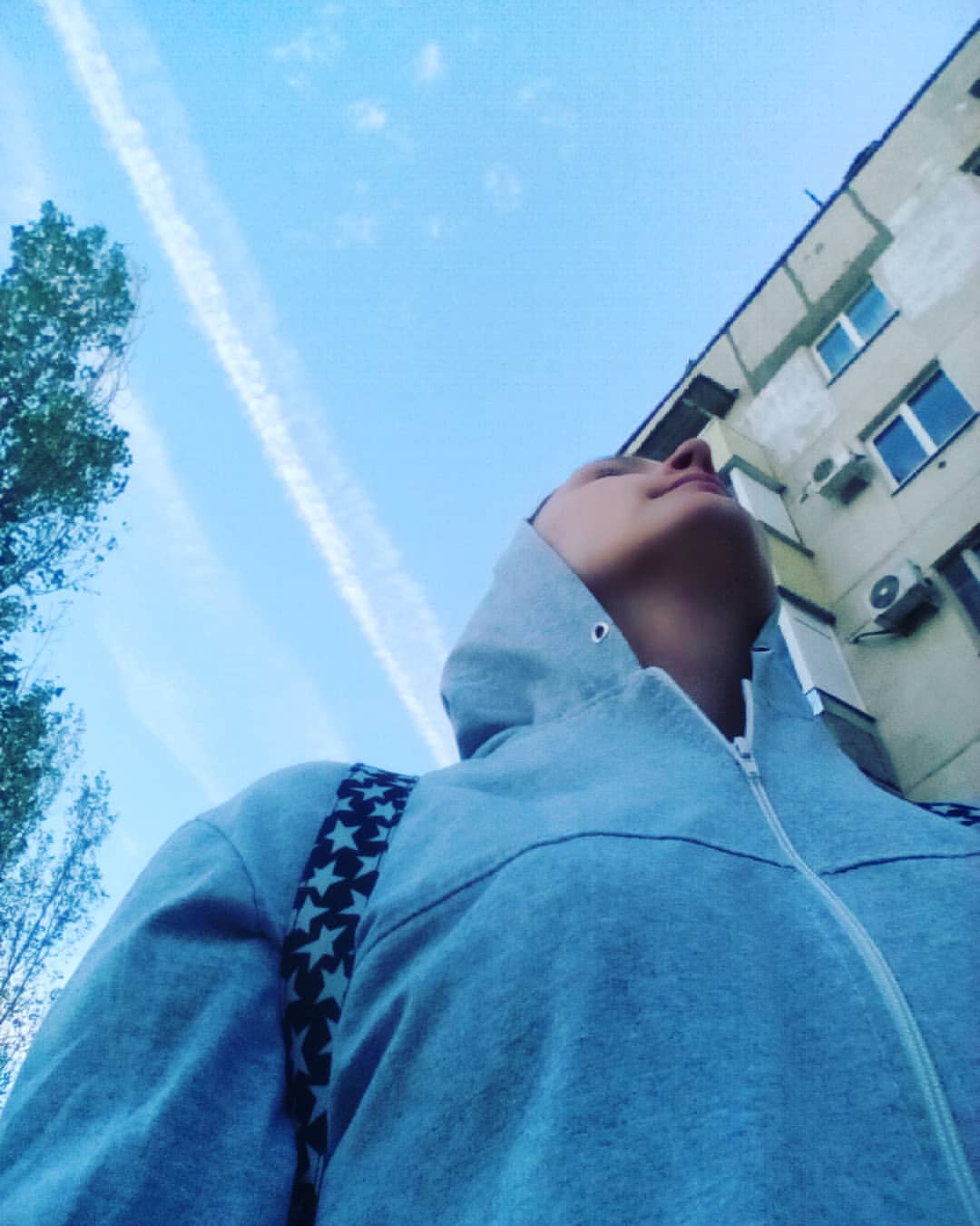 olga_bo4arova в LOOKY — Обожаю смотреть на небо, особенно после могучий полётов само