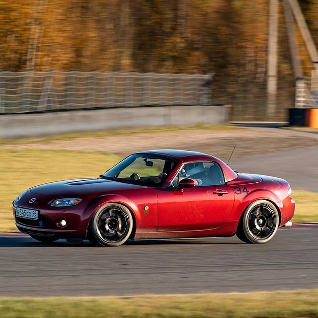 pashaslm в LOOKY. #turboracingcup,#moscowraceway.,#турбокап,#рейсвей,#trteam,#miataclub,#mx5cup,#mx5club,#mx5,#miata,#omgroadster,#topmiata,#motorsport,#ilmotorsport,#mazdamx5,#mazdamiata,#hpbrakes,#hpb,#highperformancebrakes,#trackmiata,#carbonmiata. Традиционный осенний...