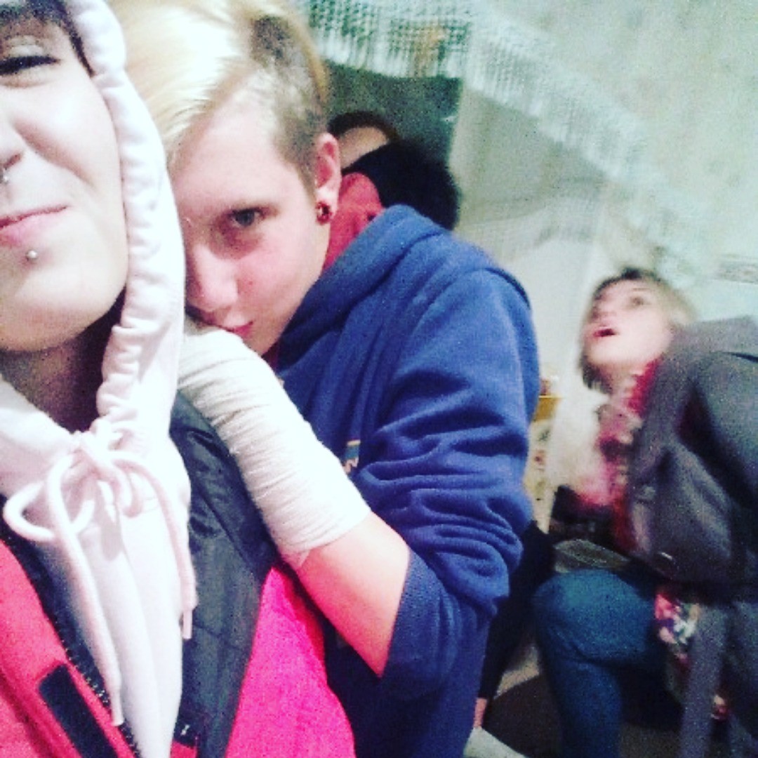 kekhion666 in LOOKY. . Еееее обесветился)