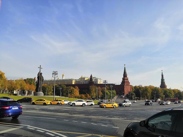 antipov.roman в LOOKY. #i_love_msk,#for_msk,#honor,#instamsk,#город,#фото,#снятонаhonor,#снятонаhonor10,#всебудетхорошо,#alleswirdgut,#безфильтров,#добро,#гуляем,#отдых,#выходные,#набережная,#красотавокруг,#Москва,#msk,#моя_Москва,#парки. Золотая осень в Моск...