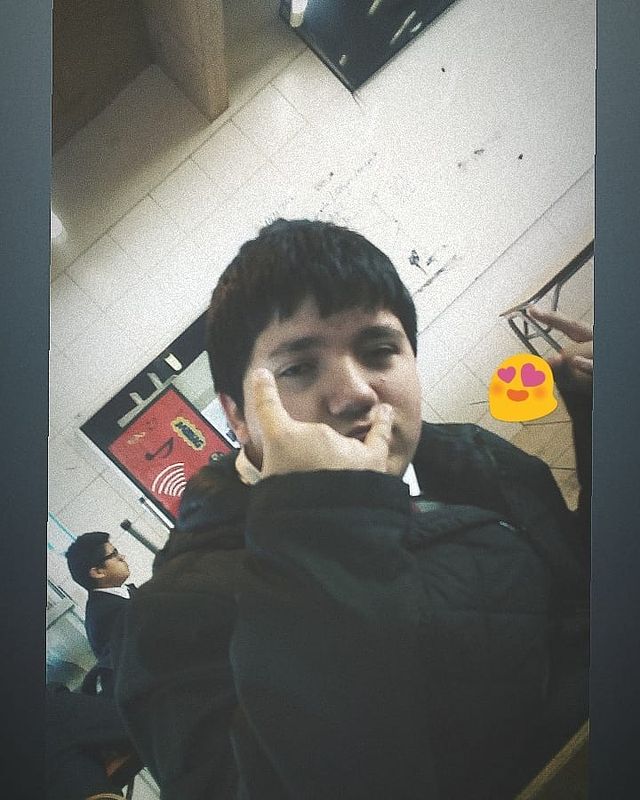 chilling_sebax в LOOKY. . Un Fornite? Skeeere