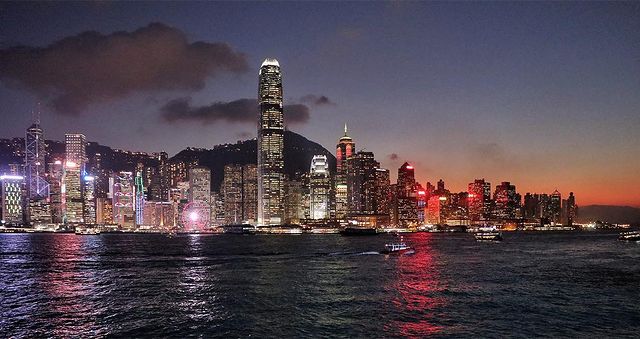 me_constantine в LOOKY. #hongkong,#hk,#skyline,#skyscraper,#sunset,#night,#lights,#water,#harbour,#kowloon,#china,#asia,#vacation,#香港,#гонконг,#отдых,#ночь,#огни,#азия. Несколько лет назад ...