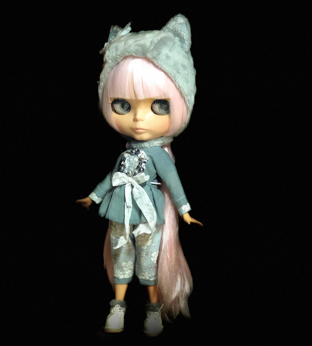 sea2702 in LOOKY. #телефонофото,#Blythe,#blythedoll,#blytheclothes. Примерили обновки) Д...