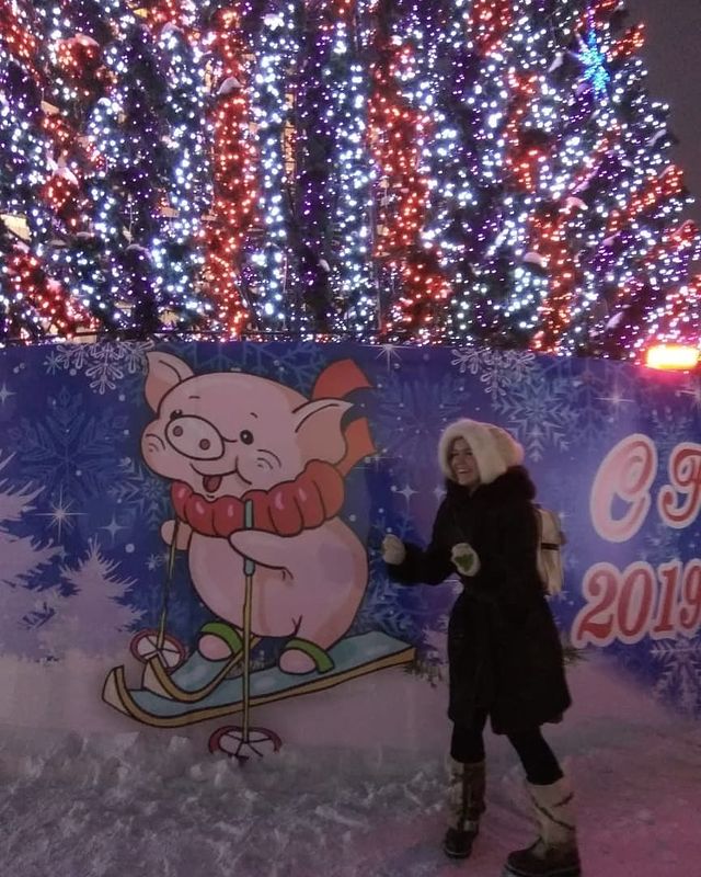 small_k.dee в LOOKY. #новыйгод2019,#свика,#свинюшка!,#прогудка,#ель,#елка,#зима,#nice,#smail,#girl. Праздник к нам прихо...