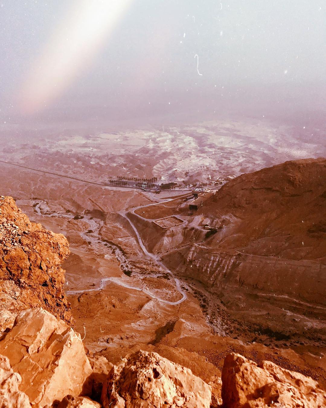 anna_ts_0704 in LOOKY. #deadseaisrael,#mtbpictureoftheday,#masada,#израиль,#масада,#мертвоеморе,#travelphotooftheday. Вот такой вид мы наб...