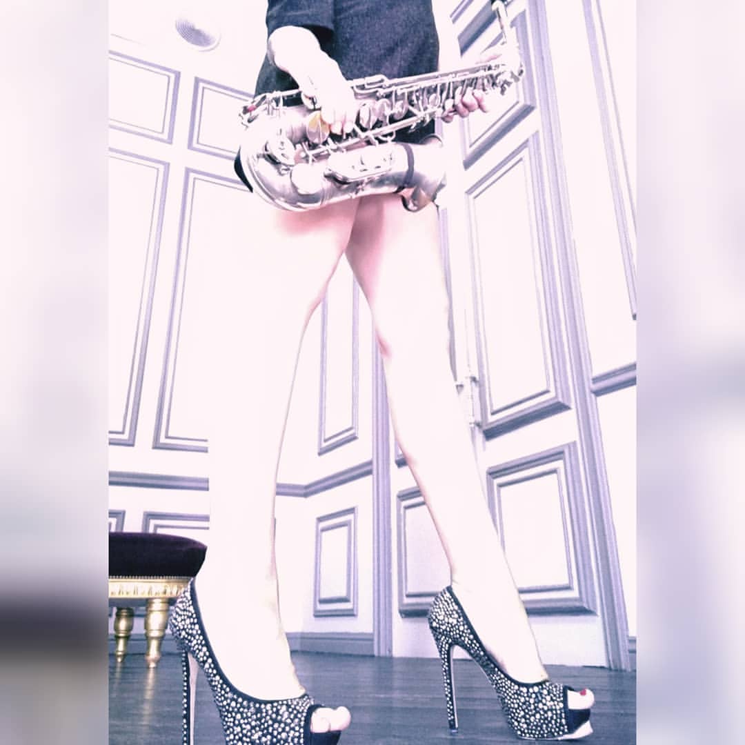 kristina_tis_sax_player в LOOKY — фото 2
