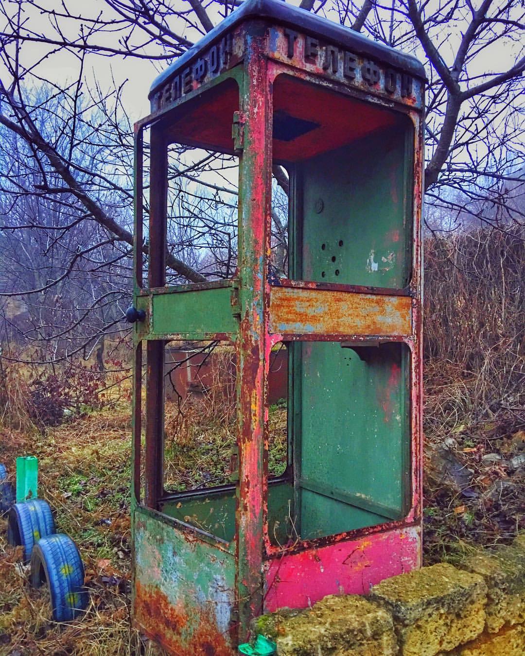 runolad в LOOKY — Такие будки я даже в детстве не помню, с объемными надписями