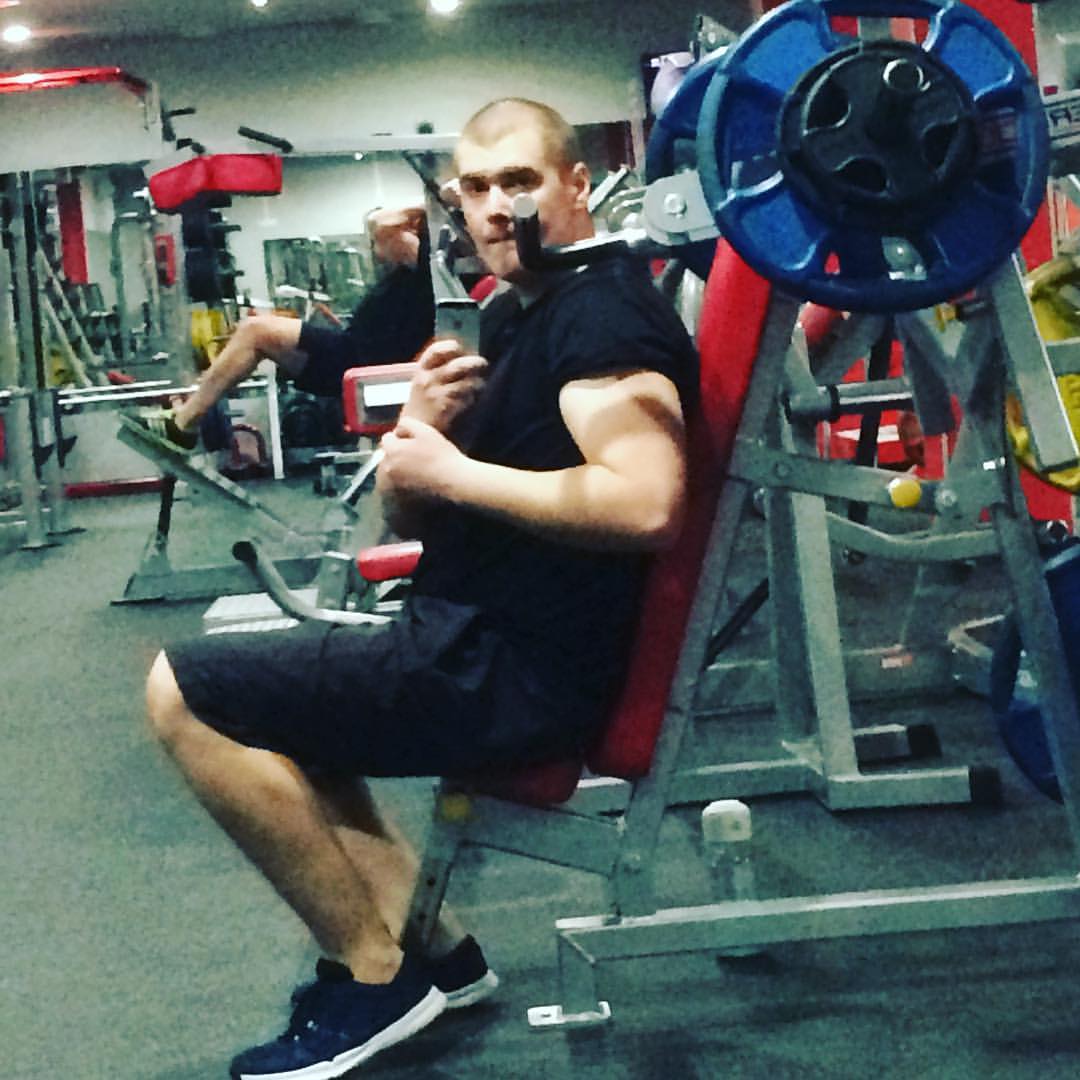 alex.alexeev.alex в LOOKY. . Зарядка под Rammstei...