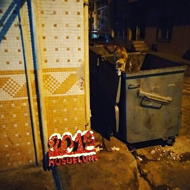 fehimkus в LOOKY. #добропожаловать,#пока. Ironic :P #добропожа...