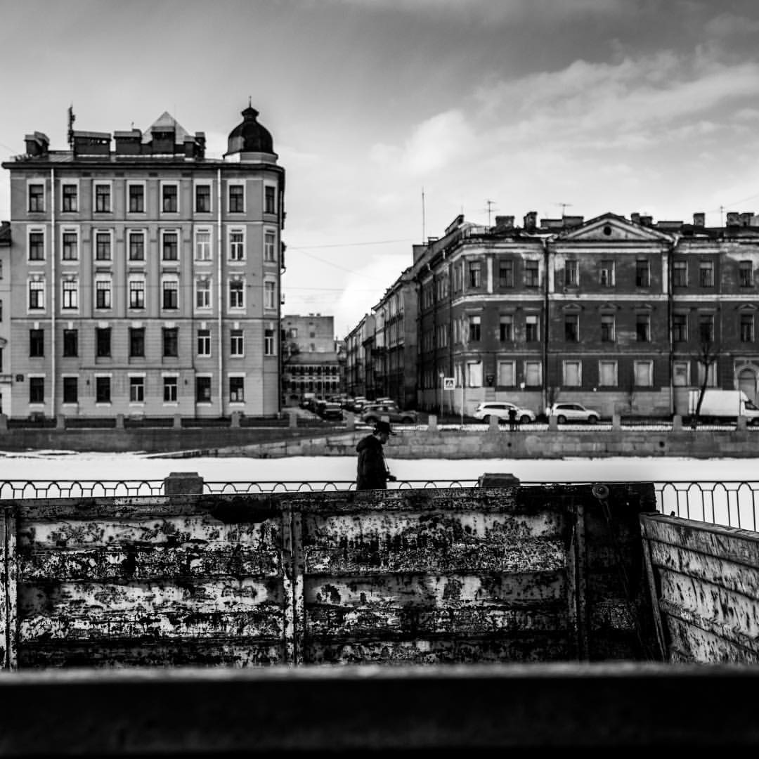 paveldemichev в LOOKY — И таким бывает Петербург. Уставший, хмурый, черно-белый.
⠀
#
