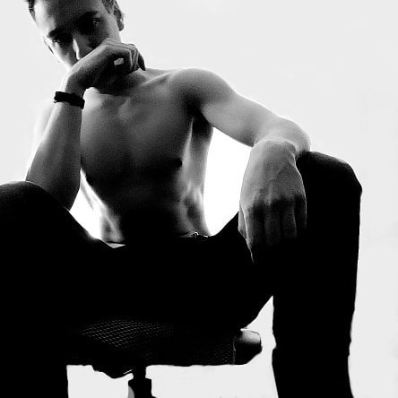 shestacoffee в LOOKY. #tipa,#model,#chelmodel,#blackandwhite,#parody. Студийные фотки, зак...