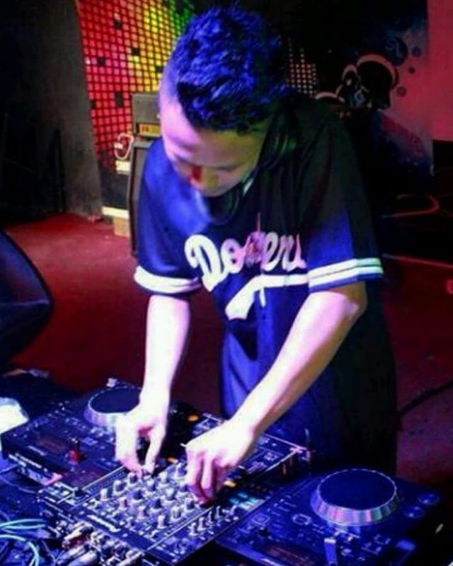 elmilano__ в LOOKY. . "Disc Jockey"  DJ is...