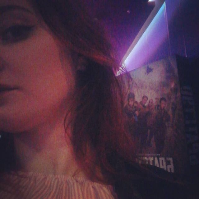 maeko_382 в LOOKY. #me,#cinema,#waitingfor,#МониторШахты. Когда ждёшь сеанса в...