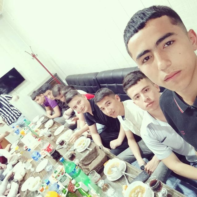 baqoyev_sh в LOOKY. #8maktab,#bitiruvchi,#kafiyat. Bitiruvchilar iftorl...