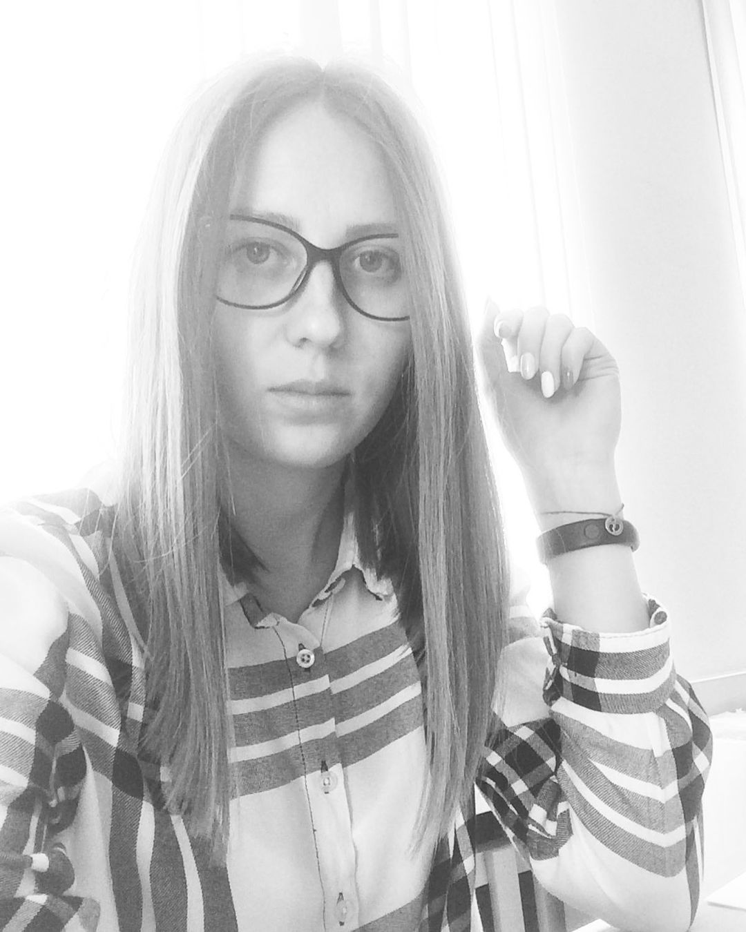 В моей голове возник вопрос: Это какая-то закономерность?

Я долго думала и не могла понять, почему так происходит. Да и сейчас не понимаю.

Уже на протяжении нескольких лет, в конце мая, а если быть точнее, либо накануне, либо в день моего рождения, мне сообщают не совсем хорошие новости. Моё настроение просто ниже некуда.😢 Происходит это так внезапно, что выбивает меня из колеи. 
В этот прекрасный день хотелось бы радоваться, быть весёлой, принимать поздравления. А у меня депрессия какая-то. Это нормально вообще?

Я никого не виню, просто так складываются обстоятельства. Наверное так написано мне судьбой. Видимо суждено возненавидеть этот день. (P.s. Прошу прошения у своих любимых родителей за эти слова)

Если кто-то читает этот пост, то не придавайте этому значения. Не нужно задавать мне никаких вопросов, это будет лишнее. Это просто крик моей души, мне нужно было высказаться именно сейчас, когда рядом нет никого.

#мысливслух💭 #текс #самара