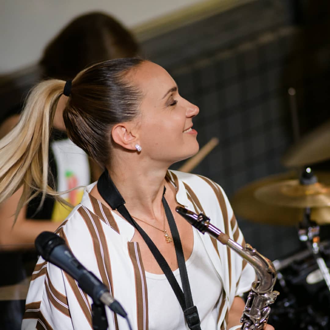 kristina_tis_sax_player в LOOKY — фото 3