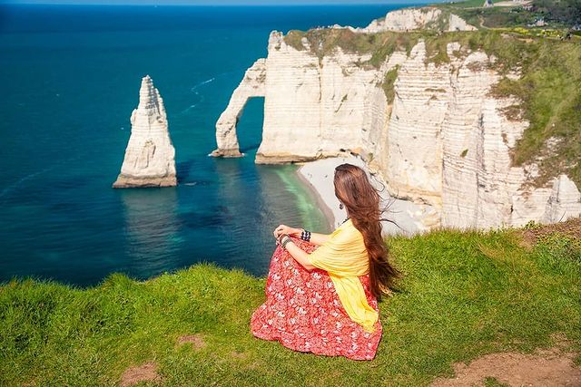 natalidenisova10 в LOOKY. #natalidenisova10_france,#natalidenisova10_europe,#france🇫🇷,#france_vacations,#wonderful_places,#worldplaces,#travelblogger,#путешествияпомиру,#travelphotographer,#europe_vacations,#hello_worldpics,#map_of_europe,#living_destinations,#igworld_global,#rennes,#europe_gallery,#natgeoru,#блогпутешественника,#блогопутешествиях,#loves_united_europe,#ig_france,#франция🇫🇷,#франция,#etretat,#living_europe,#francephoto,#topeuropephoto,#dametraveler,#lovefrance,#loves_france. Здесь, где берег обр...