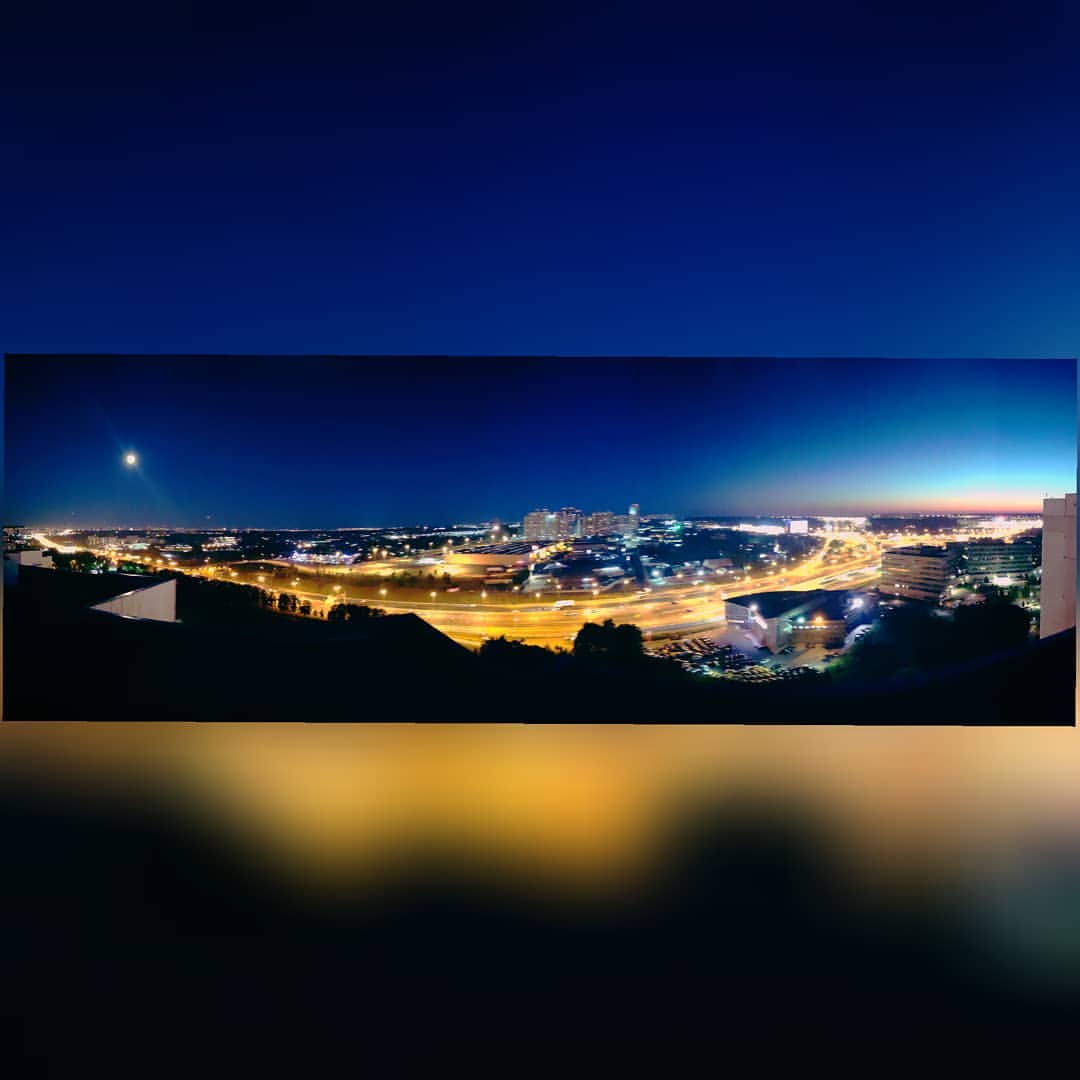 _sashka_chr в LOOKY — На пылающем закате
Нарисованы узоры.
Город в жарком алом пла