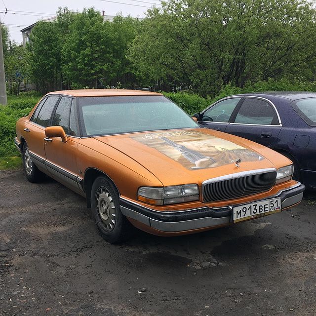 foolly.bot в LOOKY. #buick,#buickparkavenue,#parkavenue,#buickmotorcompany,#oldscool,#oldscoolcar,#american,#americancar,#americancars,#car,#cars,#auto,#vehicle,#авто,#автомобиль,#sedan,#седан,#бьюик,#бьюикпаркавеню,#street,#улица,#Мурманск,#Мурманскаяобласть,#Murmansk,#murmanskregion,#Россия,#Russia,#classic,#classiccar,#fistfulofdollars. Buick Park Avenue
Бь...