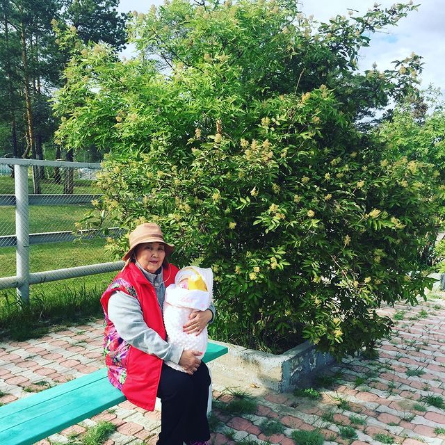 saina_pestryakova в LOOKY. #бабушкасвнуками,#светланаяновна,#зоопаркортодойду,#1июня,#архив,#деньзащитыдетей. Орто Дойду 🦆🦅🐺🐻�...