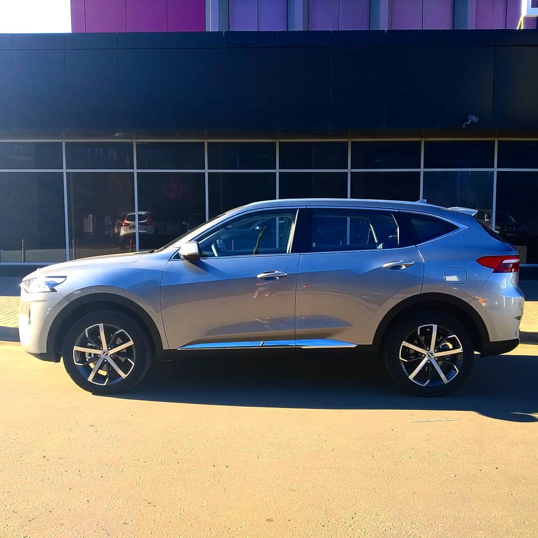 carandroute в LOOKY — Автомобиль ТуАЗ Ф7, если применять советскую терминологию.

