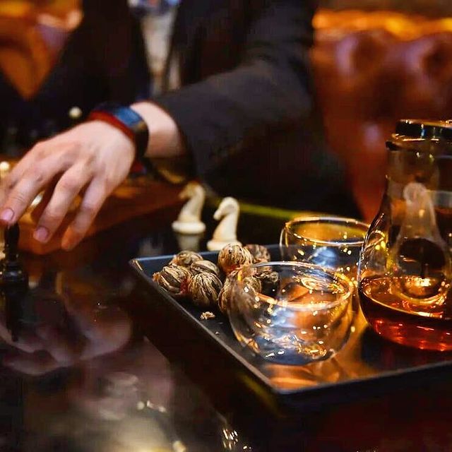 earl_alexandro в LOOKY. #Москва,#Россия,#Moscow,#Russia,#Лето,#Sammer,#Кальян,#Кальянная,#Лето2019,#RealCost,#RealCostLounge,#Rcostlounge,#Отдых,#Чай,#tea,#дешёваяфилософия,#философия,#блог,#фолоуми,#смартфон,#личность,#уникальность,#вера,#дуракиверят,#правда,#hookah,#shisha,#relax,#uniqueness. Главное сходство все...