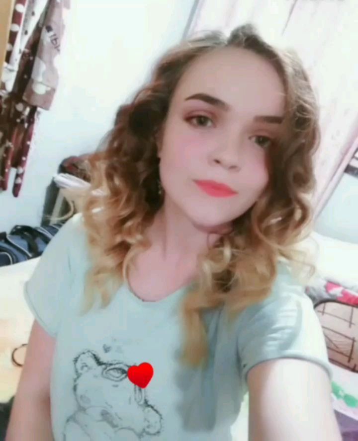 small_k.dee в LOOKY. #кудряшки,#улыбка,#nicegirl,#nice,#smail,#beauty. Кудряшки от носочков...