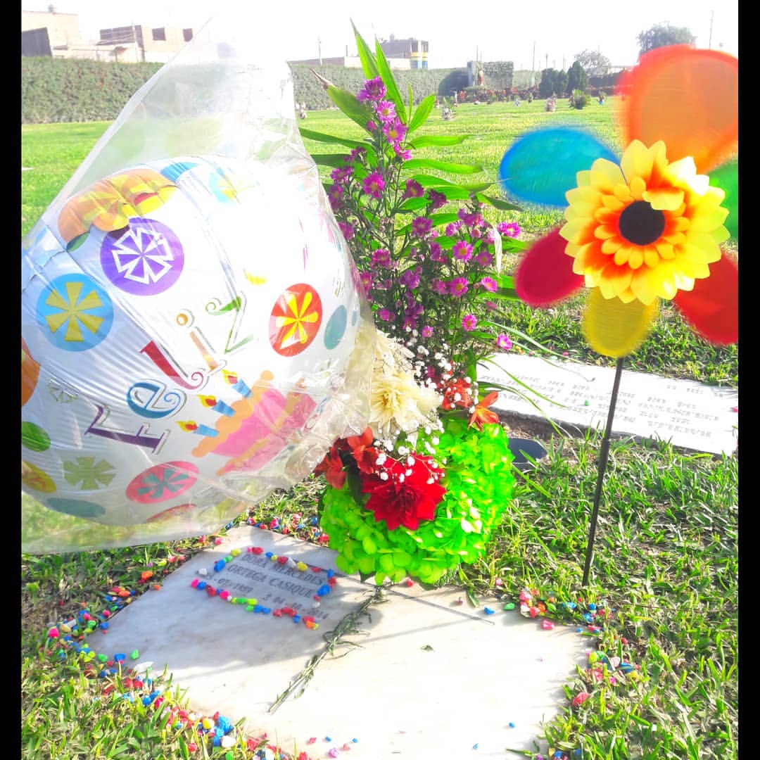 Happy birthday mom 😀😔