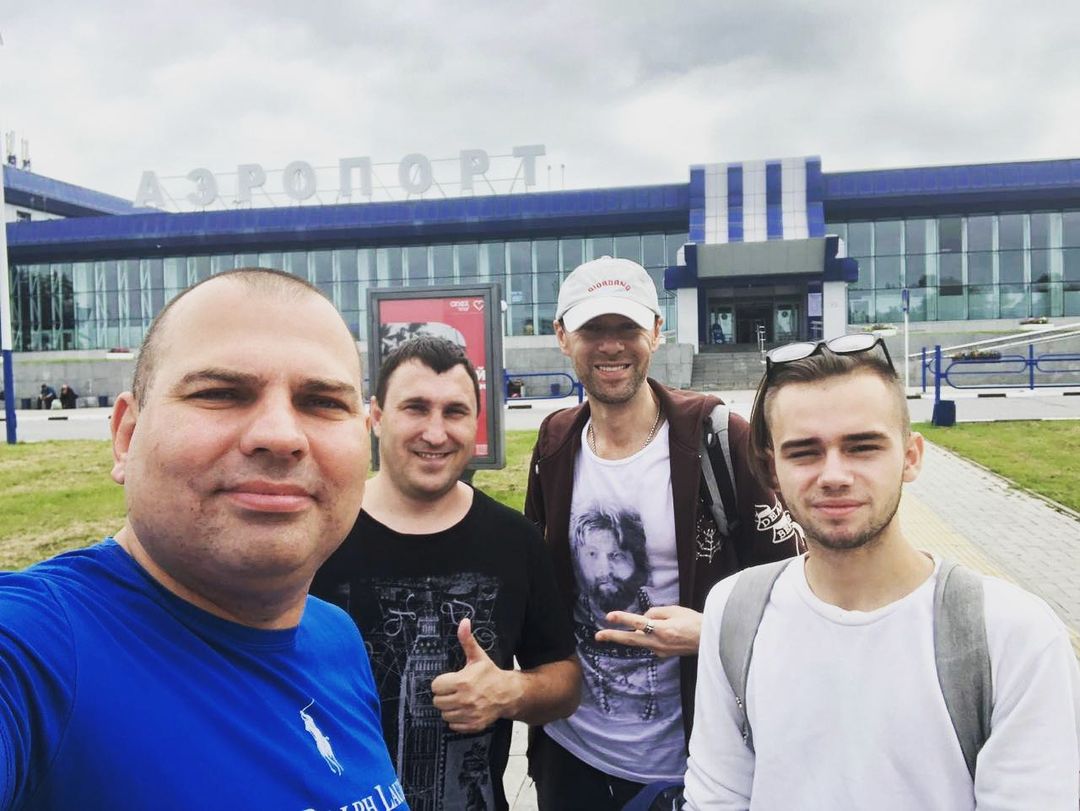 miron_eremeev в LOOKY — Проводили ребят✈️
@viktor_abramov_official 
@leushlyubich 
С