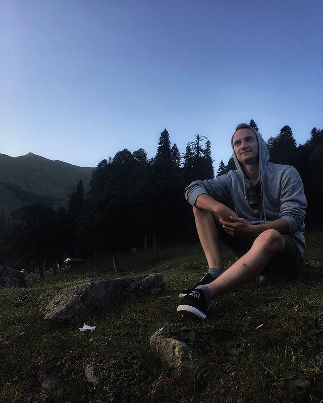 aapolyanskiy в LOOKY. #такойтиповкамерунесмотрючасть2,#гагра,#альпийскиелуга🌳🌿,#summer,#2k19,#likeforlikes,#followforfollowback. #такойтиповкамерунес...