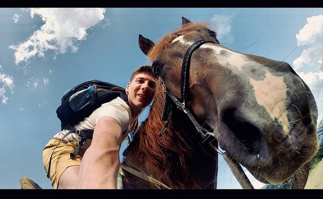 earl_alexandro в LOOKY. #gopro,#goprorussia,#goprocrimea,#Крым2019,#crimea,#Россия,#Лошади,#Горы,#крымотдых,#селфи,#прогулка,#Ялта,#отдых,#Лето2019,#Russia,#goproclub,#summer,#summer2019,#relax,#relaxing,#Yalta,#mountains,#horses,#walk. Специалисты по селфи...