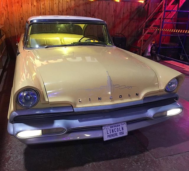 foolly.bot в LOOKY. #lincoln,#lincolnpremiere,#lincolnmotorcompany,#oldscool,#oldscoolcar,#american,#americancar,#americancars,#car,#cars,#auto,#vehicle,#авто,#автомобиль,#музейавто,#americanclassic,#линкольн,#линкольнпремьер,#СанктПетербург,#Питер,#SaintPetersburg,#US,#США,#classic,#classiccar,#uscar,#museumroute66,#американскиеавто,#америка,#1956lincoln. Lincoln Premiere 195...