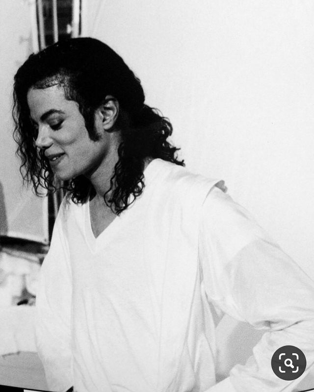 arseniygrebenshikov в LOOKY. #michaeljackson,#michaeljacksonforever. Сегодня 29 августа В...