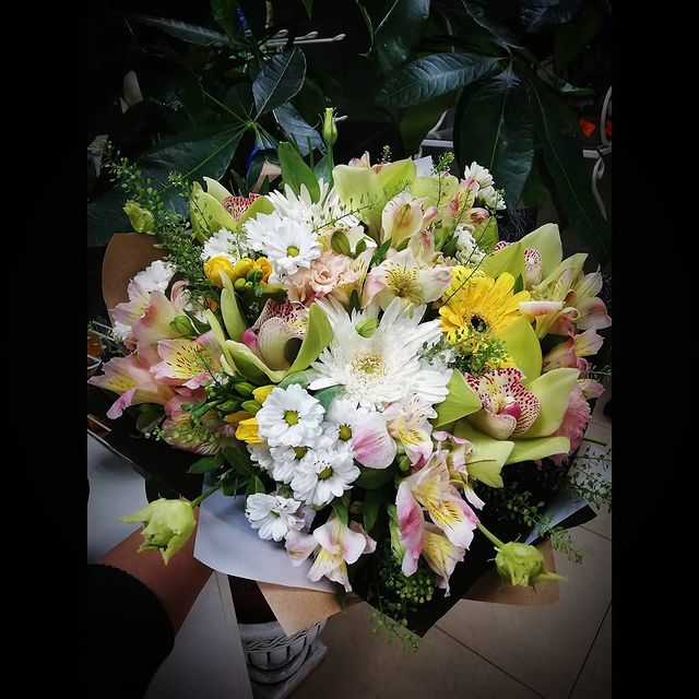 naaataaashaaaaaa в LOOKY. #работа#флора#красота#наслаждение,#ловимоменты#хорошокогдатак#даритедевушкамцветы#прекрасноевмелочах#дарюлюдямрадость#каждыйденькакпраздник. 🖤🌿🍃
#работа#флора...