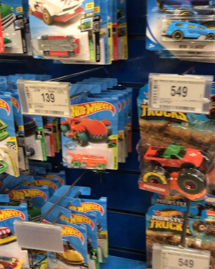 toys_pin in LOOKY. #hotwheels,#matchbox,#hotwheelscollector,#hotwheelsmalaysia,#hotwheelsrussia,#car,#праздник,#usa,#chevelle,#игрушки,#дети,#sport,#toy,#america,#road,#garage,#vwbus,#vw,#ford,#dodge,#chevrolet,#streetstyle,#1сентября,#iphonography,#164scale,#,#mobilephotography,#shotoniphone. Главное вовремя оста...