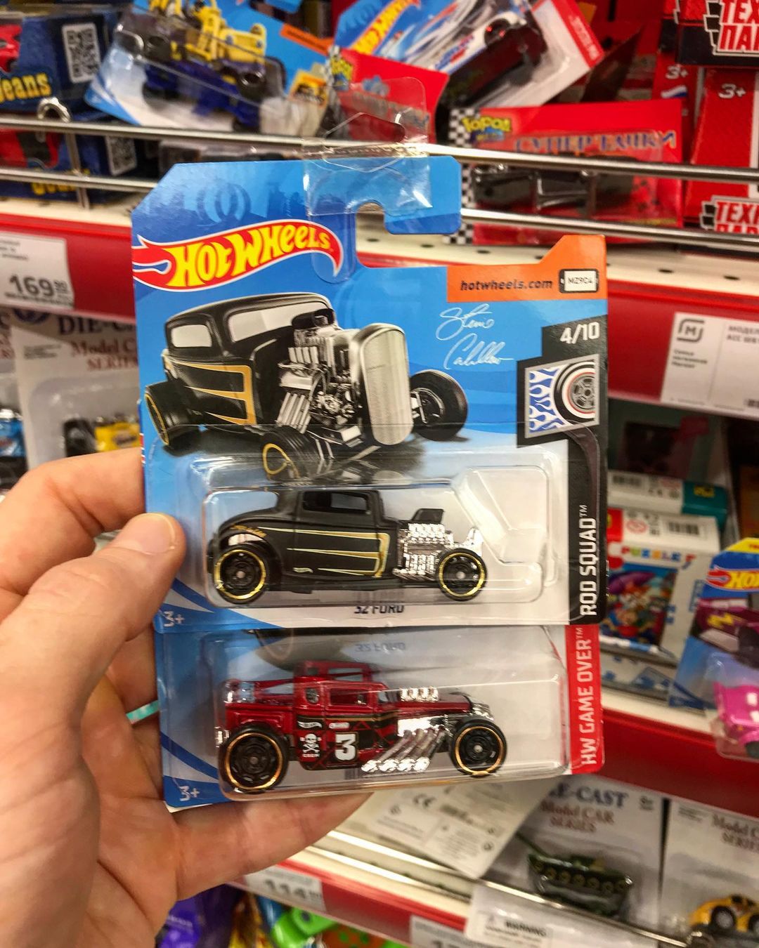 toys_pin in LOOKY. #hotwheels,#matchbox,#hotwheelscollector,#hotwheelsmalaysia,#love,#car,#oldcar,#usa,#chevelle,#gmc,#travel,#sport,#toy,#america,#road,#garage,#vwbus,#vw,#ford,#dodge,#chevrolet,#streetstyle,#streetphotography,#iphonography,#164scale,#,#mobilephotography,#shotoniphone. Погоняем. #hotwheels...