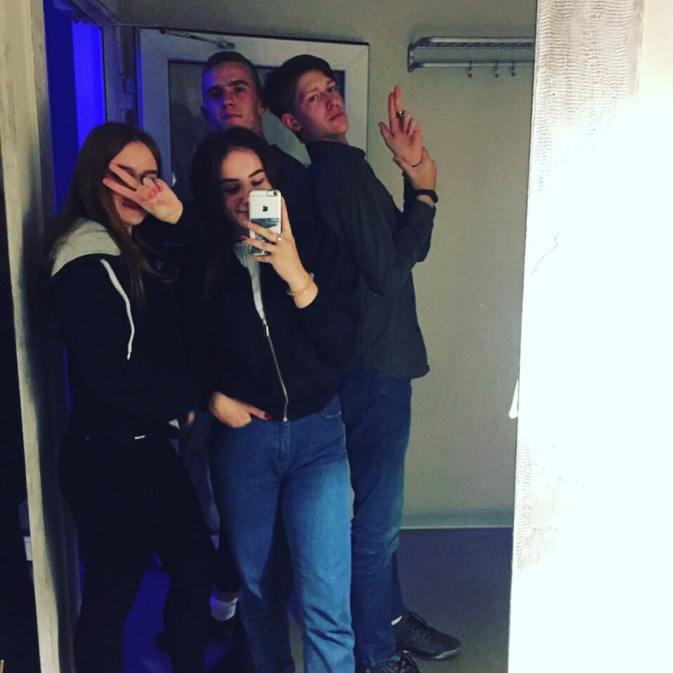 000maxson4ik000 в LOOKY — @millllka_27 @katyya_16 @ma_u_dak 😂😂😂