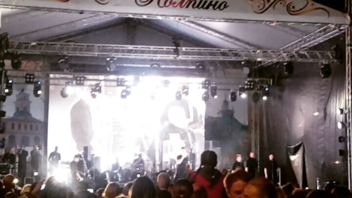 airis_keshvord в LOOKY. #группанана🎤👬👬,#ваенга.,#афина.,#деньгородаколпино,#колпиносити. День города Колпино ...
